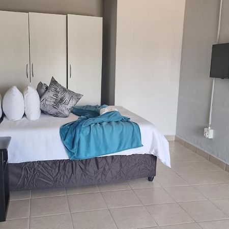 Stay At Home Airport Lodge 肯普顿帕克 外观 照片