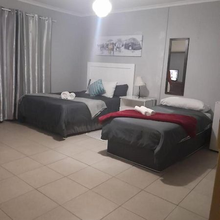 Stay At Home Airport Lodge 肯普顿帕克 外观 照片