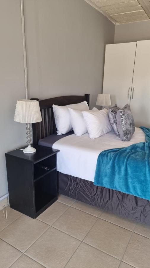 Stay At Home Airport Lodge 肯普顿帕克 外观 照片