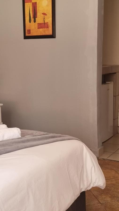 Stay At Home Airport Lodge 肯普顿帕克 外观 照片