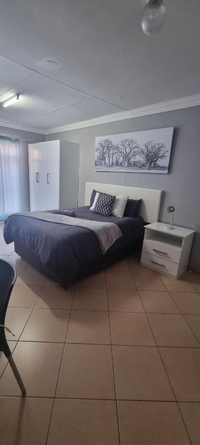 Stay At Home Airport Lodge 肯普顿帕克 外观 照片