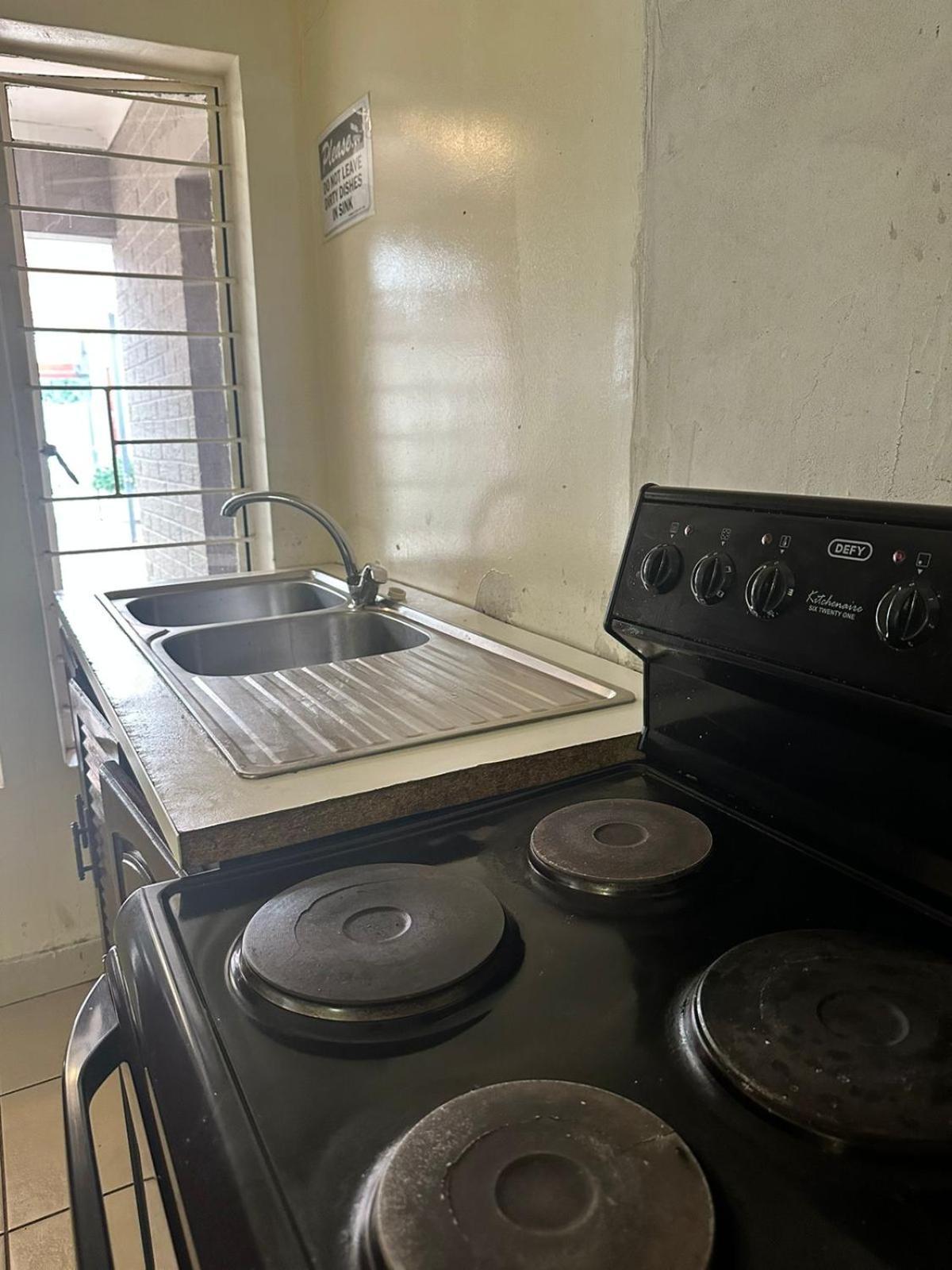 Stay At Home Airport Lodge 肯普顿帕克 外观 照片